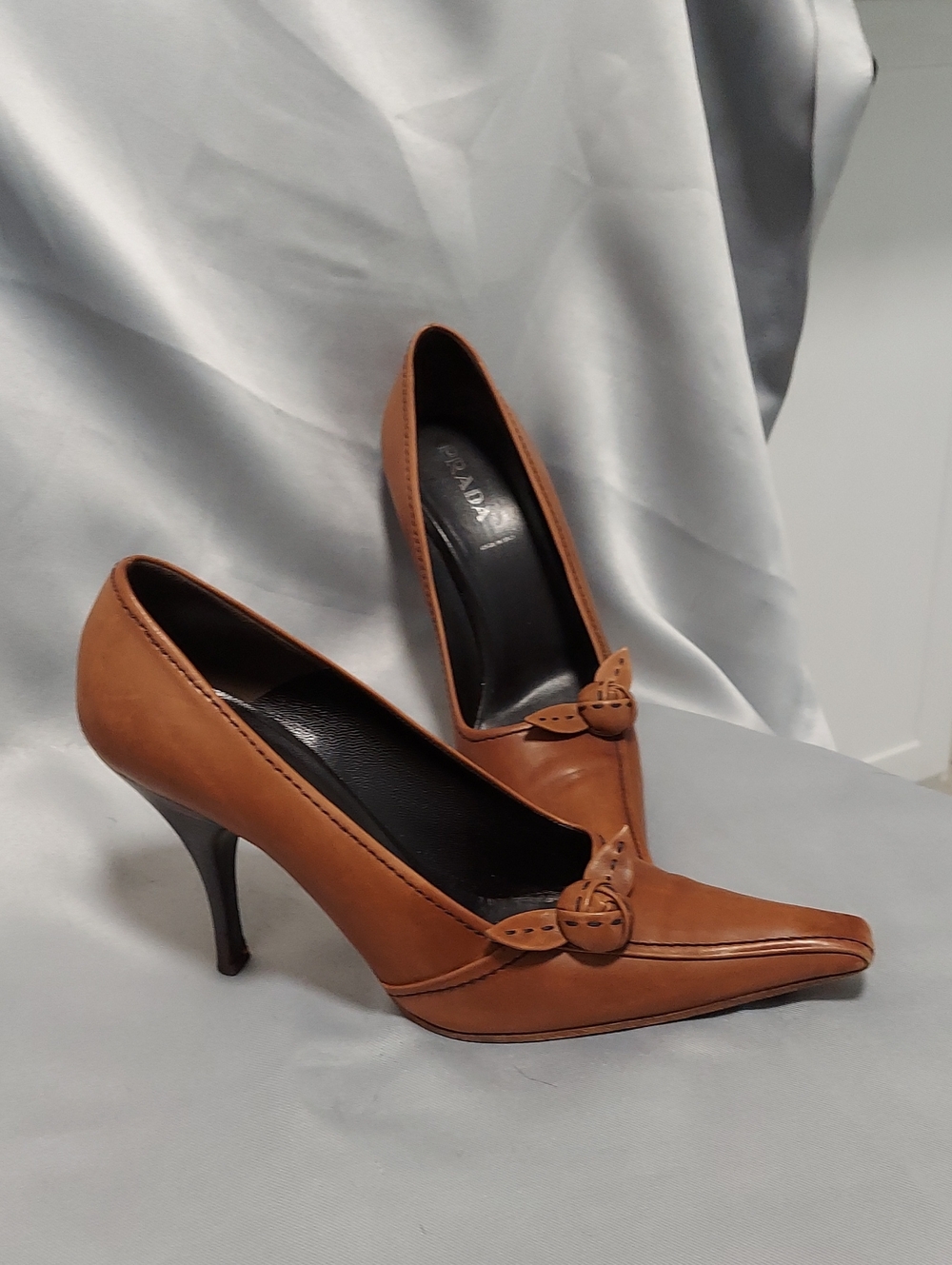 Prada Heels, Size 41.5 EU /10.5 US, Khaki Leather Whipstitch, 4" Heel